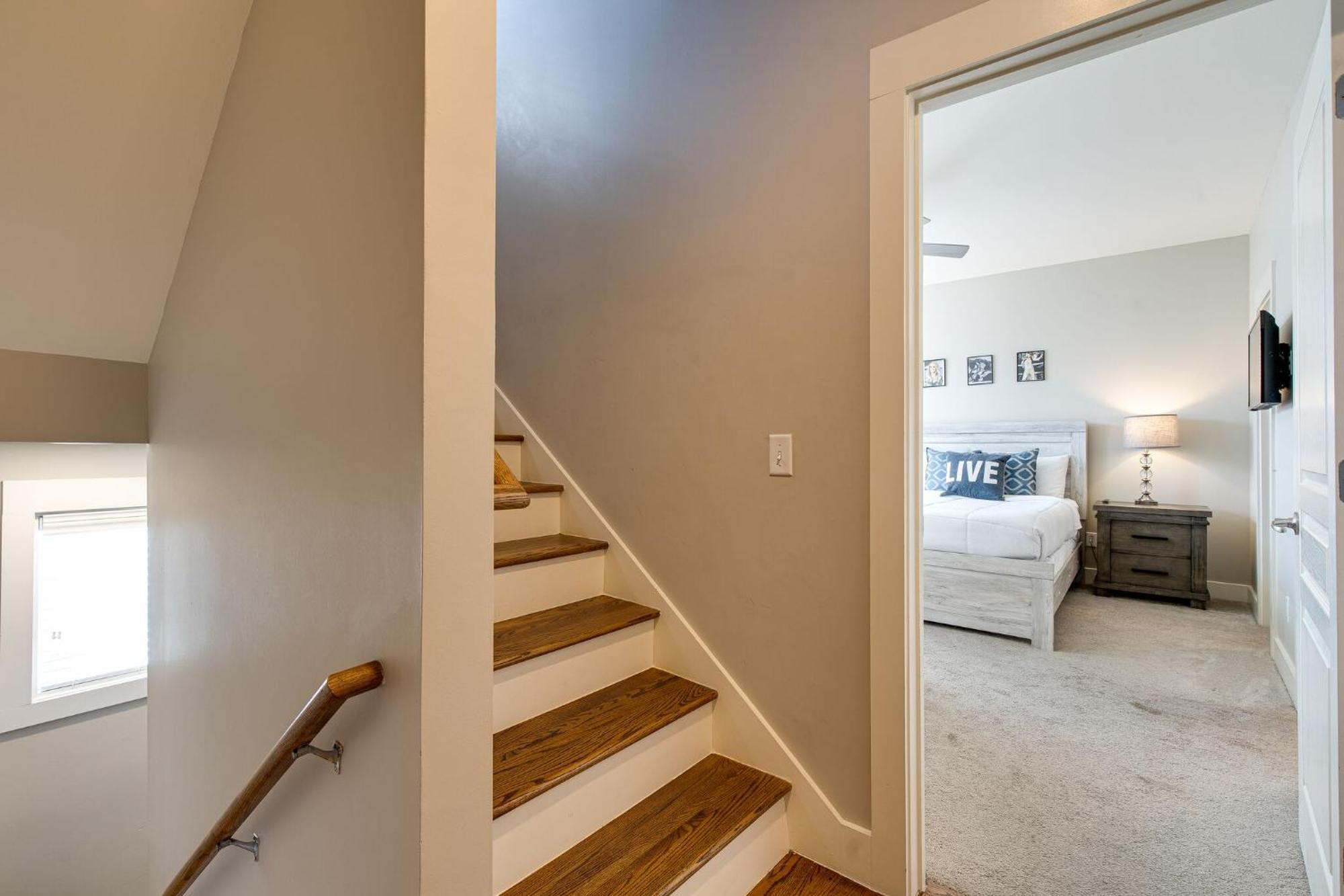 Appartamento The Celebrity - Minutes To Broadway With A Balcony Nashville Esterno foto