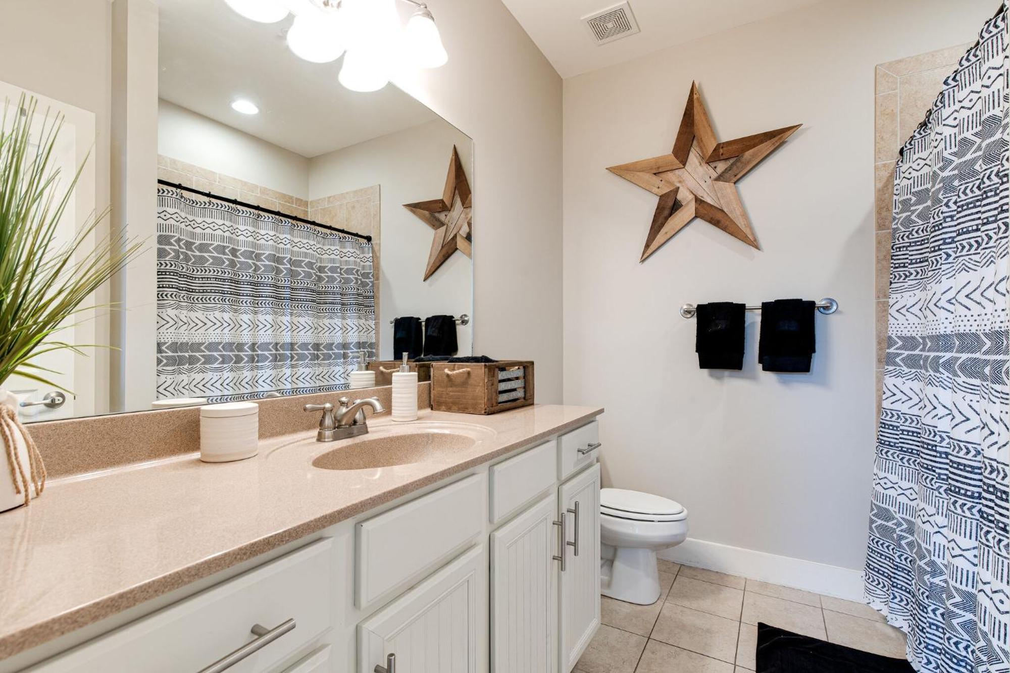 Appartamento The Celebrity - Minutes To Broadway With A Balcony Nashville Esterno foto